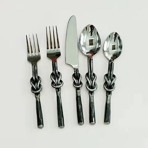 Juego de Cubiertos de Plata con Mango de Cadena Hecho a Mano, Ideal para un Estilo de Bistro Moderno, Presentación Creativa de Alimentos y Mesas de Exhibición - Product Image 4