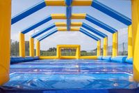 Terrain de football de sport en pvc personnalisé jeu d'entraînement gonflable arène terrain de football tube cadre étanche à l'air structure gonflable géante