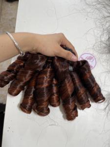 Meilleure qualité 100% paquets de couleur de cheveux humains bruts vierges paquet de cheveux crus du Vietnam en vrac extension de cheveux humains bouclés couleur Ombre - Product Image 2