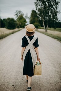 Delantal de babero de lino completo ajustable hecho a mano para mujer, Kit de cocina para entusiastas de varios colores con bolsillos, regalo único - Product Image 5