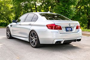 แพ็คเกจ M5 คอมเพททิชั่น ปี 2016 กำลัง 575 แรงม้า เครื่องยนต์ทวินเทอร์โบ V8 - Product Image 5