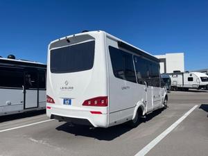 Autocaravana de aluminio Unity 24MBL de TOP Listing Leisure Travel Vans con interiores espaciosos para viajes en coche y RV - Product Image 5