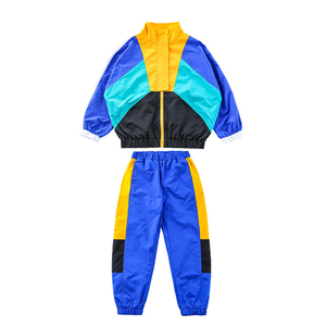 Conjunto Deportivo Ligero para Niños, Chaqueta Cortavientos con Cierre y Pantalones Jogger de 2 Piezas, Diseño Color Block, 100% Nailon - Product Image 3
