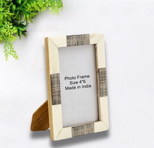Marco de fotos de madera de resina con incrustaciones de hueso de calidad de exportación, artículos de regalo para decoración del hogar - Product Image 1