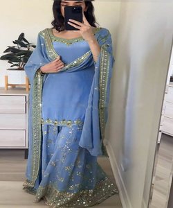 Explorez des vêtements indiens et pakistanais avec des motifs à col rond. Choisissez parmi une variété de robes de bal élégantes pour votre magasin - Product Image 3
