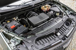 Escalade 2023 4WD Sport Platinum, Motor V8 de 6.2 Litros, Equipamiento de Alta Gama, Asientos de Tercera Fila, Sin Modificar - Product Image 6