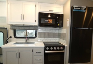 Nuevo Autocaravana de Lujo T-h-o-r Motor C-o-a-c-h Wi-n-d-s-p-o-r-t 35M 2025, Capacidad para 4-6 Personas, Vehículo con Emisiones Euro 6 - Product Image 4