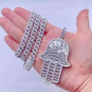 Colgante Hamsa de diamante Moissanite de 8MM con cadena cubana de 18 "-Joyería de Hip Hop - Product Image 3