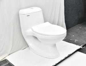 Cuvette de toilette monobloc en céramique moderne de 225 mm (9 pi) montée au sol placard à eau piège en P Drainage pour salle de bain garantie à vie maison - Product Image 1