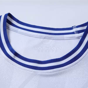 Uniforme de Fútbol de Manga Corta con Diseño Moderno y Transpirable, Estampado, de Primera Calidad, Color Sólido, en Venta - Product Image 2