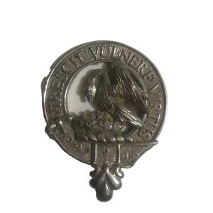 ตราสัญลักษณ์บนหมวกของตระกูลสจ๊วตเตอร์ท์ พร้อมคำขวัญ "Virescit Vulnere Virtus" - Product Image 1