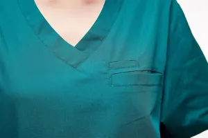 Ensemble de blouses médicales unisexes personnalisées à col rond et fermeture éclair, respirantes et confortables, en denim, avec logo personnalisé - Product Image 3