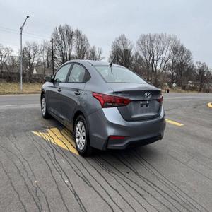 HYUNDAI Accent SE 2019 en PARFAIT ÉTAT - Product Image 3