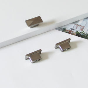 Poignées de meubles rectangulaires contemporaines en alliage de zinc, argentées, pour tiroirs de commode, boutons pour armoires de cuisine et placards de chambre - Product Image 1