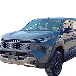 Camioneta Usada 2024-2025, Gasolina/Diésel, Tracción en las 4 Ruedas, Automática, Exterior Gris, Asientos de Cuero, Neumáticos R17, Caja de Cambios Automática, 4L, Volante a la Izquierda - Product Image 1