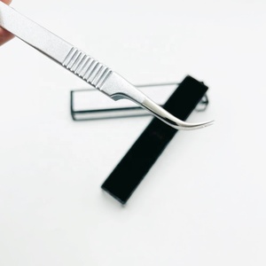 Pince à cils professionnelle en gros de qualité supérieure en acier inoxydable massif J pointe pointue incurvée argent paillettes Volume cils - Product Image 5