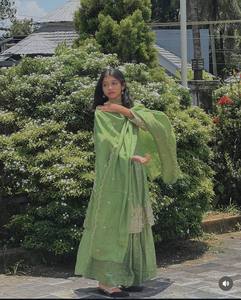 Lanzamiento del Nuevo Diseño de Ropa Listo para Usar Cinon Silk Kediya & Sarara & Dupatta - Product Image 2
