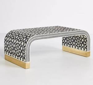 Table basse en incrustation d'os artisanale de qualité supérieure pour un style d'intérieur classique moderne Résidences de luxe et espaces de designers à vendre - Product Image 1
