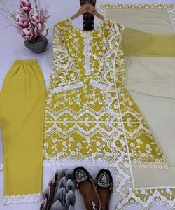 Kurta con Bordado Chinon, Dupatta y Pantalón en Estilo Tradicional Salwar Kameez - Product Image 3