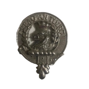 Con la cabeza de un león que surge de una corona antigua, es el escudo oficial del Clan MacLaren. - Product Image 1