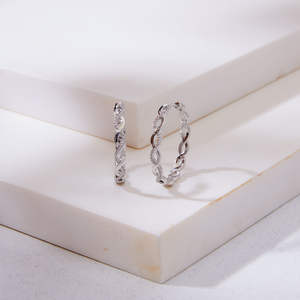 Últimos pendientes de aro antideslustre chapados en oro occidental, mayoristas de joyería artificial en la India - Product Image 2