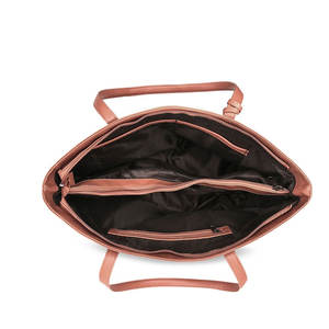 Sac fourre-tout en cuir pour femme à prix abordable, personnalisable (logo/couleurs), vente chaude, confortable, très tendance, usage actif, Hamid International HI-WTV-006 - Product Image 5
