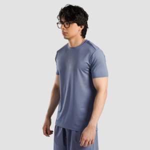 Camiseta Ligera Azul Claro Adapt de Tejido de Punto 100% Poliéster - Product Image 2