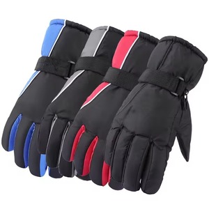 Gants de neige d'hiver pour hommes de haute qualité Gants de ski imperméables coupe-vent à un prix compétitif Matériau en cuir chaud et confortable - Product Image 2