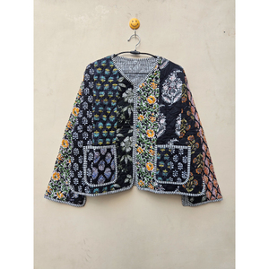 เสื้อแจ็คเก็ตผู้หญิงสไตล์วินเทจอินเดีย ผ้าฝ้าย ทำมือ น้ำหนักเบา ระบายอากาศได้ดี บุผ้านวม ทรงปกติ ลายทาง ตกแต่งหมุด ผ้าลินินพิมพ์ลาย - Product Image 1