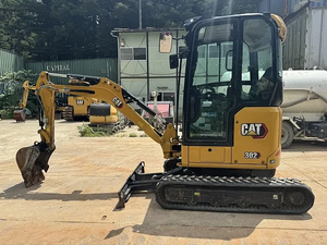 Mini-excavatrice Cat 302 CR de 2 tonnes, neuve et d'occasion, 21 CV, compacte, sur chenilles, homologuée EPA et CE, à prix abordable. - Product Image 5