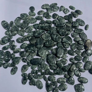 Vente en gros de cabochon de pierre précieuse séraphinite de forme ovale fait à la main pour la fabrication de bijoux - Product Image 1