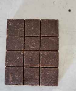 Exportateur indien de cubes de briquettes de charbon de coco sans produits chimiques, parfaits pour une cuisine saine et naturelle à un prix raisonnable - Product Image 5