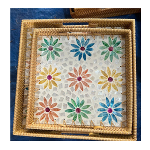 Plateau de service moderne en rotin avec incrustation de nacre, plateau décoratif fait à la main pour table à manger - Product Image 1