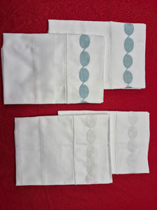 Taille personnalisée moderne et luxueuse taie d'oreiller en coton brodé à la main et lavable - Product Image 6