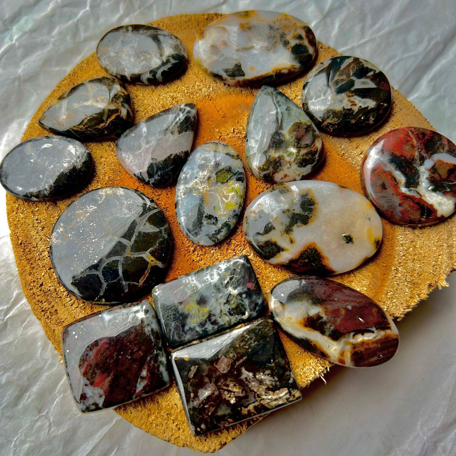 สีเหลือง