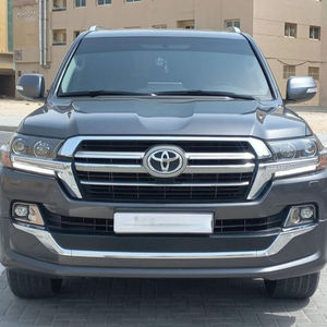 Used 2022 AWD R18 Leather Seats ACC Sedan Automatic 6-Speed 4.5L V8 Euro IV High Quality Left Hand <b>Drive</b> - Product Image 1