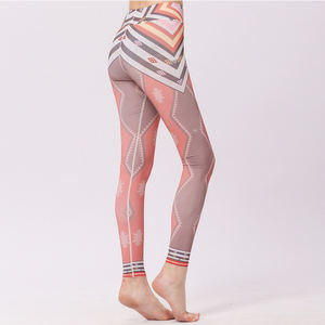 Venta al por mayor de poliéster 8 Spandex personalizado sublimación de impresión de las mujeres deportes Yoga pantalones Leggings para las mujeres - Product Image 5