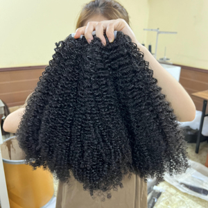 Vente en gros prix d'usine vendeur birman de cheveux bouclés non traités humains bouclés profonds cheveux vierges birmans bouclés bruts pour les femmes - Product Image 1