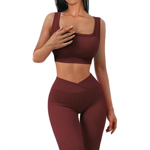 Conjuntos de Ropa de Yoga para Mujer, Elegantes y Cómodos, con Diseño de 2 Piezas sin Costuras y Antiarrugas para Cada Entrenamiento - Product Image 6
