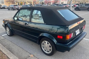 Volkswagen Cabriolet Classic Edición Coleccionista de 1993, Usado en Buen Estado - Product Image 3