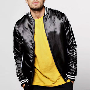 Nouvelle arrivée, best-seller en ligne, veste universitaire en satin brodée, col montant, services OEM, veste universitaire en satin pour hommes - Product Image 5