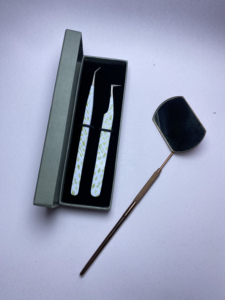 Jeu de pinces d'extension de cils de précision et d'isolation personnalisées outils en acier inoxydable avec poignée décorative en boîte - Product Image 3