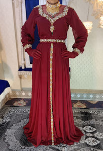 Caftán de boda de diseñador granate - Product Image 2