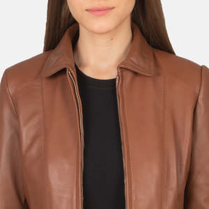 Chaqueta de Cuero Reversible Colette Brown, Abrigo de Invierno Softshell con Adornos de Perlas y Flecos, Chaqueta Bomber de Piel de Cordero Elástica para Otoño - Product Image 6