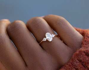 Anillo de compromiso de diamante de laboratorio chapado en oro de 14 quilates hecho a mano 0.31ct IGI Certified Luxury Wedding & Party Jewelry - Product Image 2