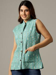 Vente en gros Veste matelassée sans manches pour femmes design d'hiver réversible rembourrage en coton imprimé tissé pour l'automne - Product Image 2