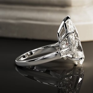 ÉNORME 10 carats poire coupe laboratoire cultivé diamant trois pierres bague trilogie conique baguette et poire coupe bague de fiançailles de luxe - Product Image 2