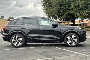 Voiture d'occasion fiable Audi Q6 e-tron Premium Plus 4 portes SUV AWD 2025 - Product Image 5