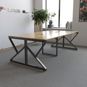 Table de réunion de style industriel BH68028 120x240cm en bois de caoutchouc avec pieds en fer en forme de K, assemblage requis, pour salle de conférence, utilisation hôtelière - Product Image 1