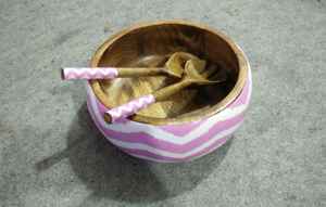 Plato Redondo de Madera Artesanal de Estilo Moderno y Lujoso, Apto para Lavavajillas |   Dimensiones: Longitud 7 Pulgadas X Ancho 7 Pulgadas X Profundidad 3 Pulgadas - Product Image 3